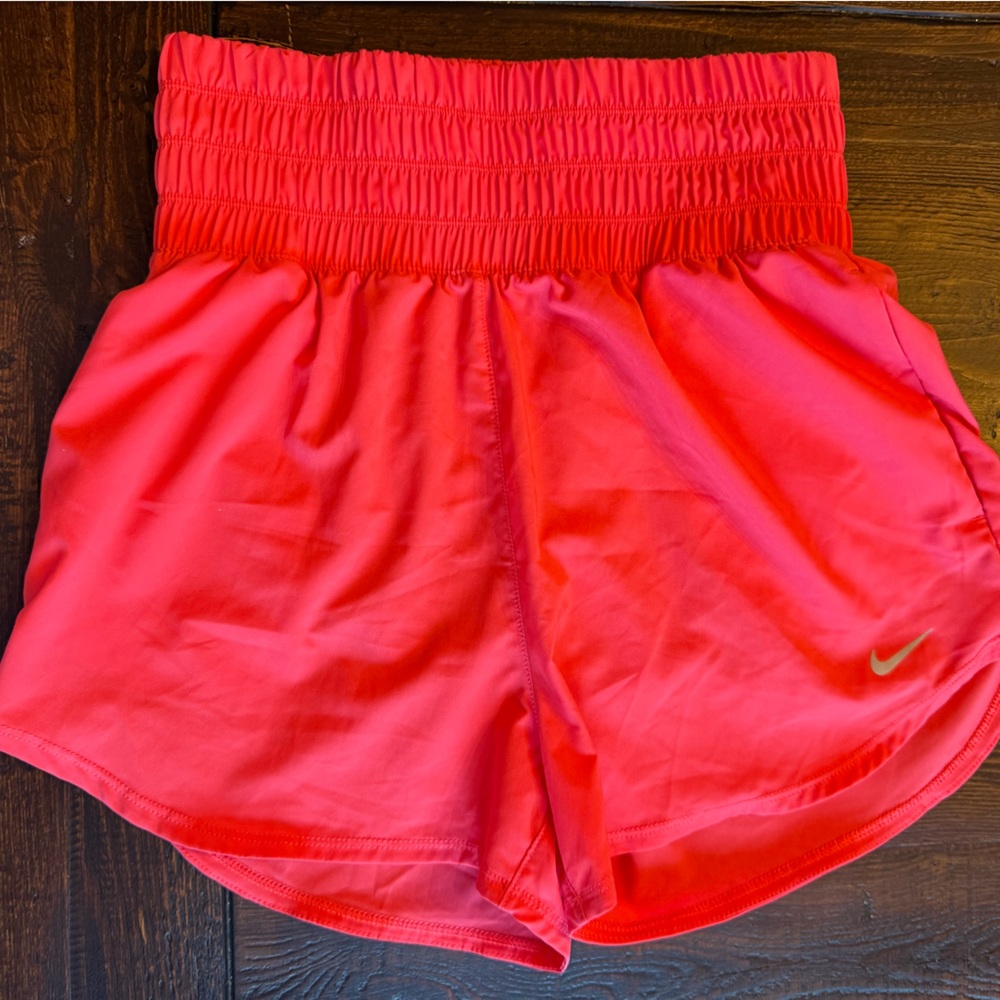 Nike One Dri-FIT Ultra High-Waisted 3" Brief-Lined Shorts Women’s Size Small